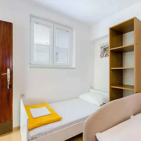 Apartman In 39414 Crikvenica