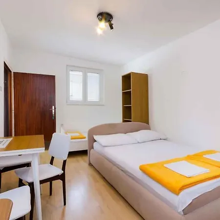 Apartment In 39414 Crikvenica