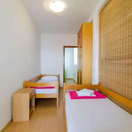 In 39414 * Crikvenica