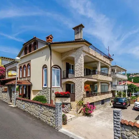 Appartamento In 39414